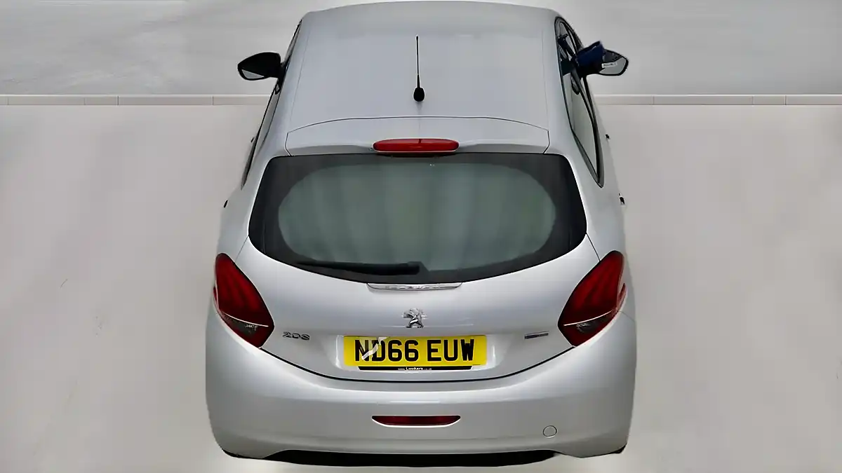 Used 2016 Peugeot 208 Active Silver - Interior and Exterior details 6