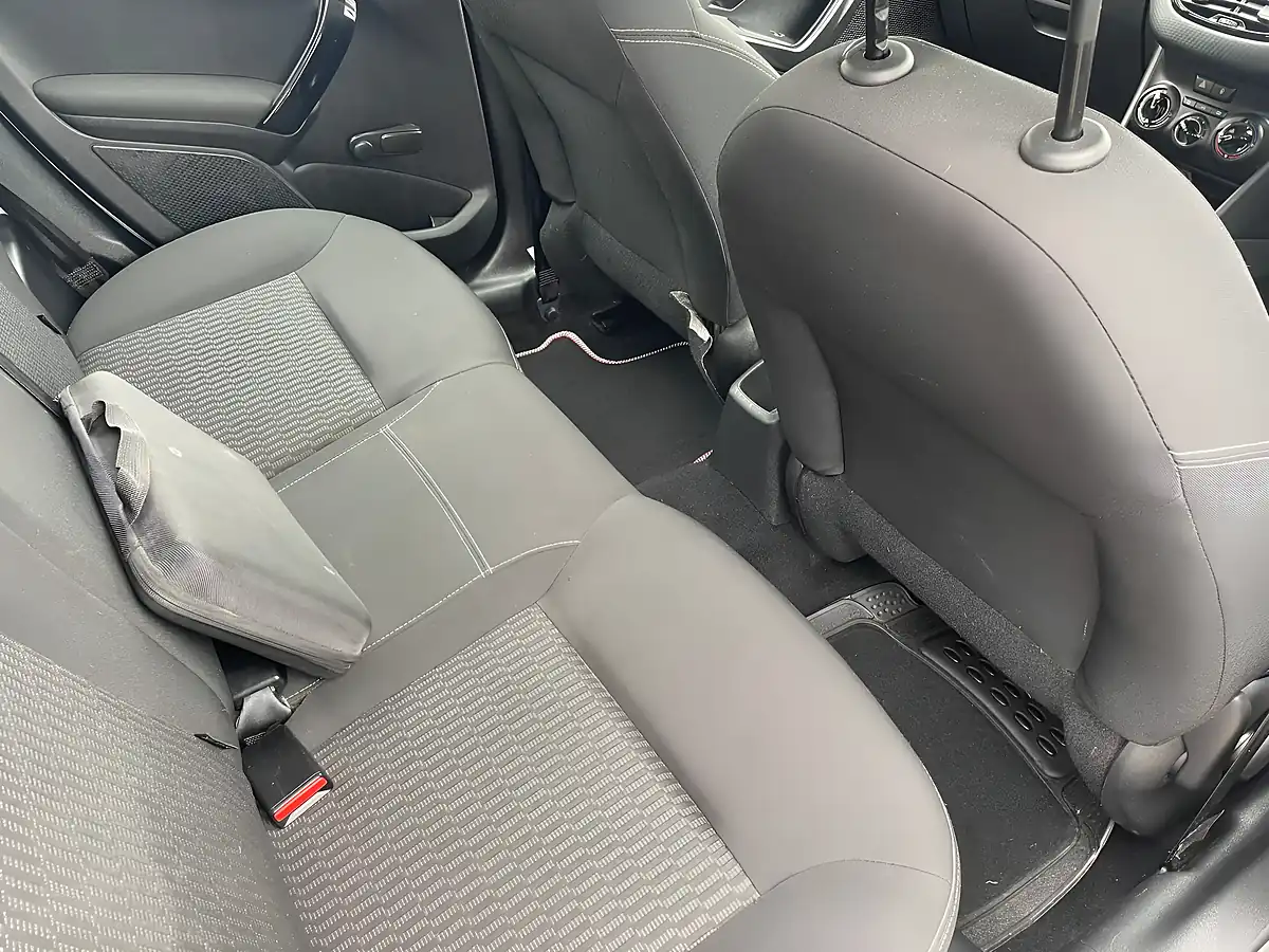 Used 2016 Peugeot 208 Active Silver - Interior and Exterior details 10