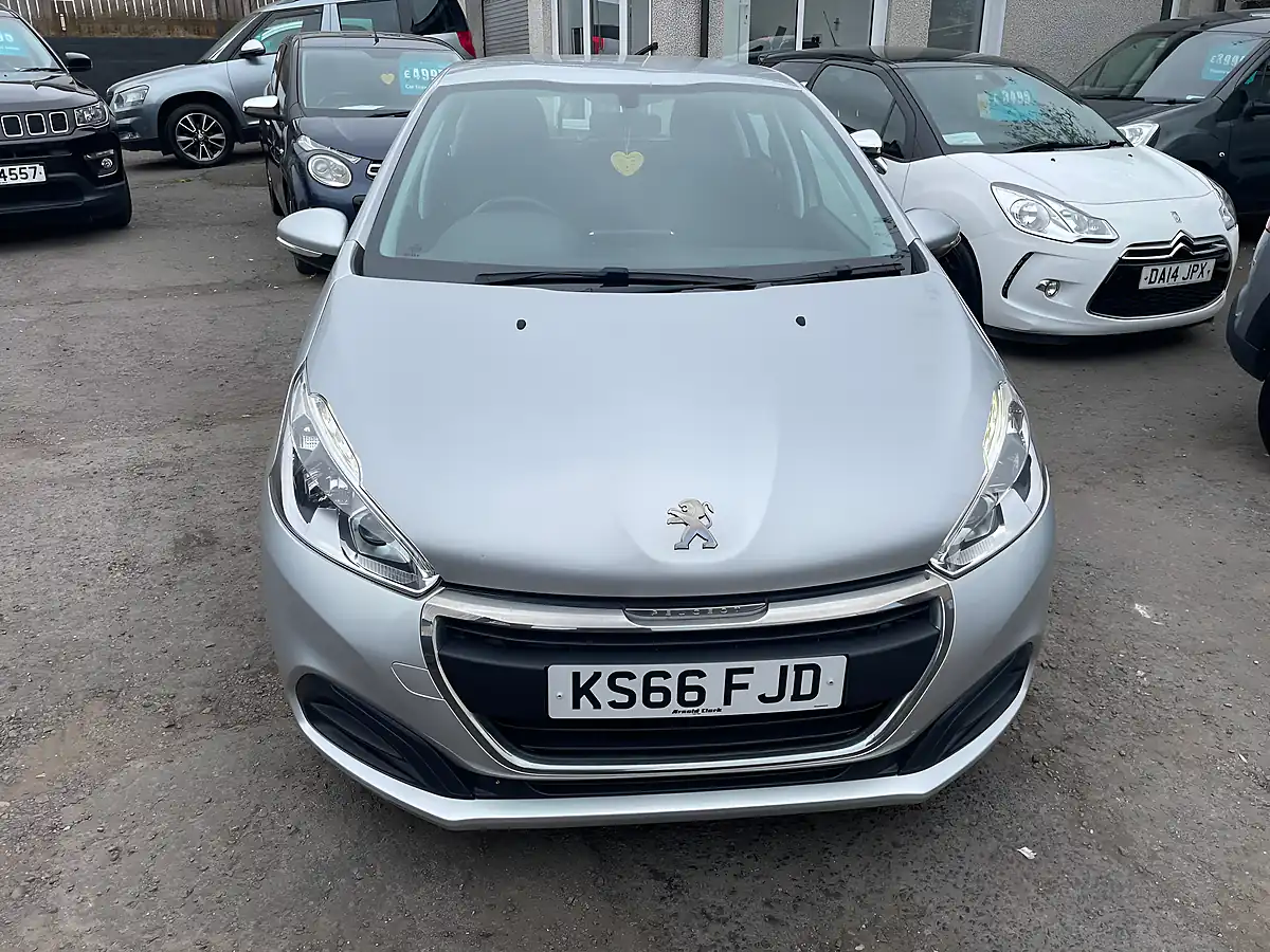 Used 2016 Peugeot 208 Active Silver - Interior and Exterior details 2