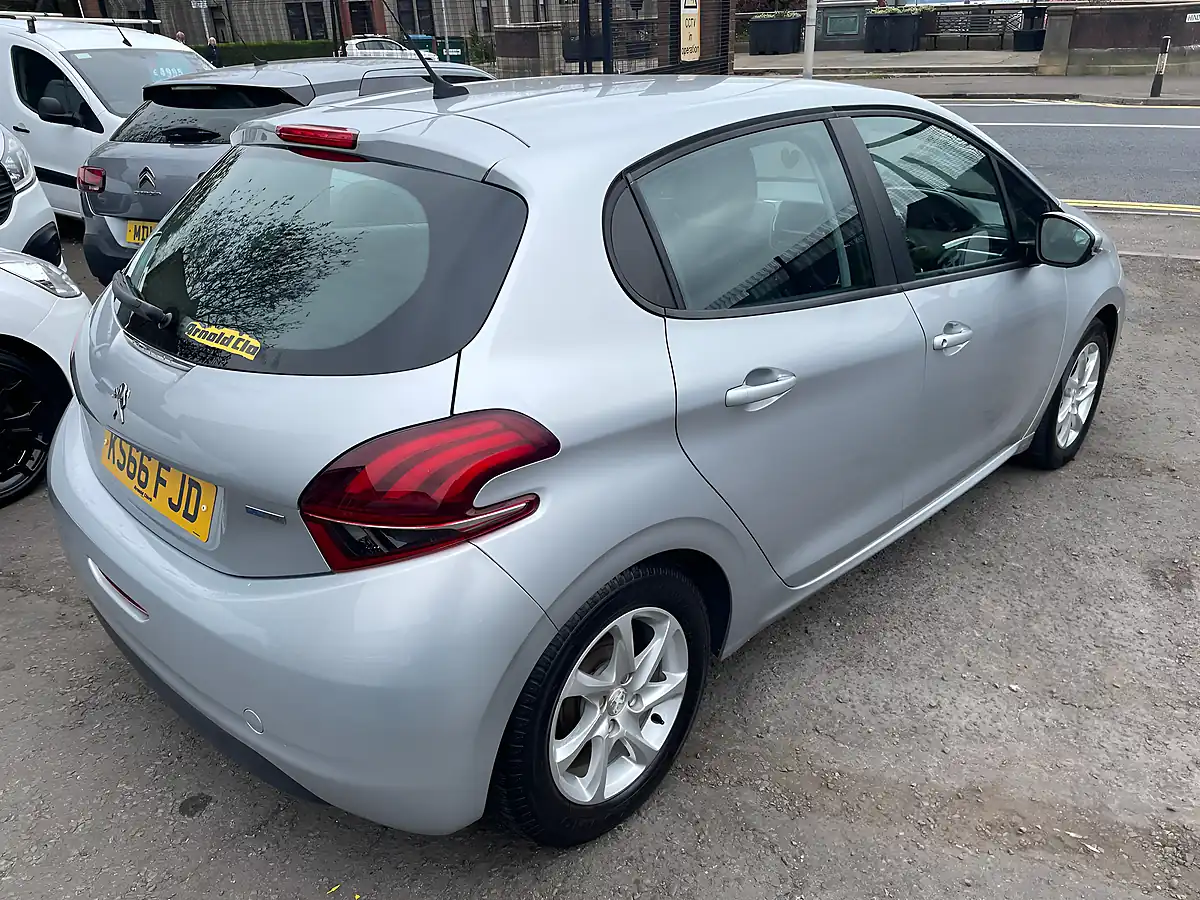 Used 2016 Peugeot 208 Active Silver - Interior and Exterior details 4