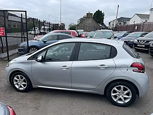 Used 2016 Peugeot 208 Active Silver - Interior and Exterior details 5