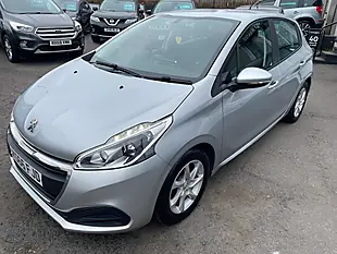 Used 2016 Peugeot 208 Active Silver - Interior and Exterior details 6