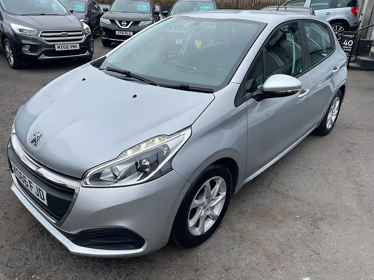 Used 2016 Peugeot 208 Active Silver - Interior and Exterior details 6