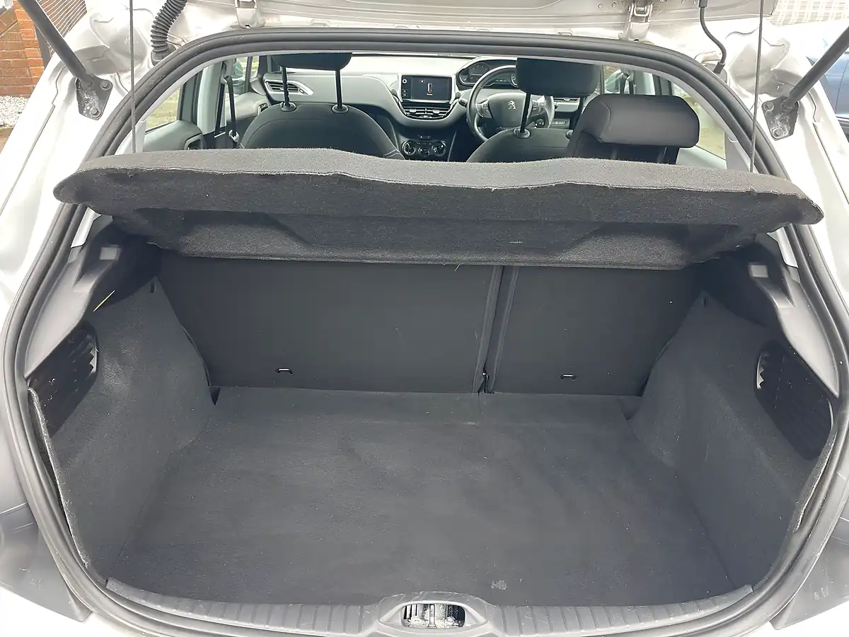 Used 2016 Peugeot 208 Active Silver - Interior and Exterior details 9