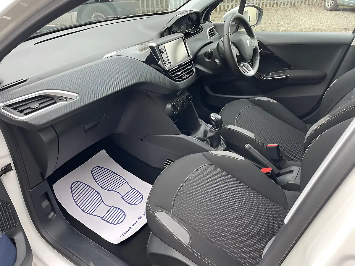 Used 2016 Peugeot 208 Active White - Interior and Exterior details 12