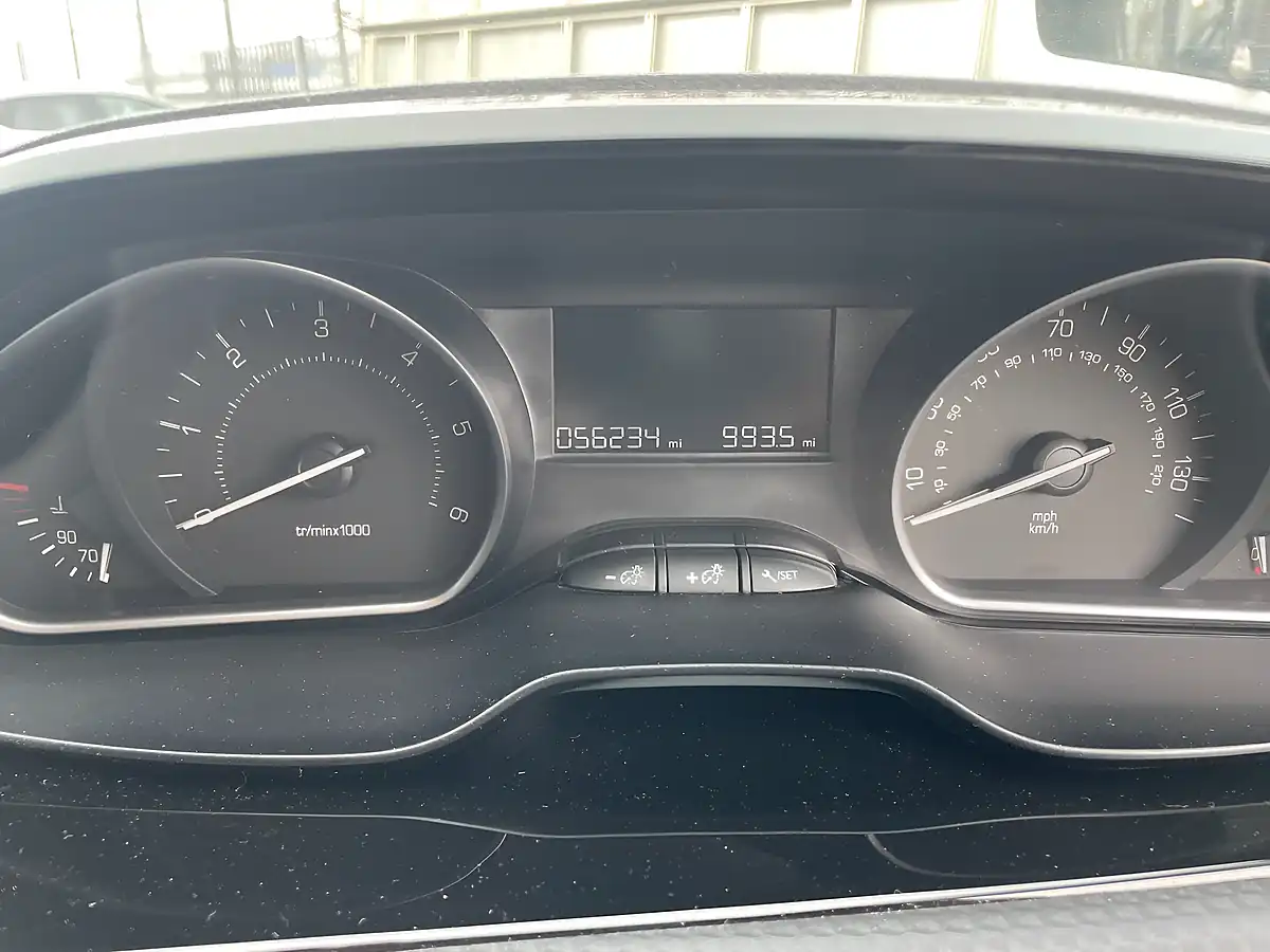 Used 2016 Peugeot 208 Active White - Interior and Exterior details 14