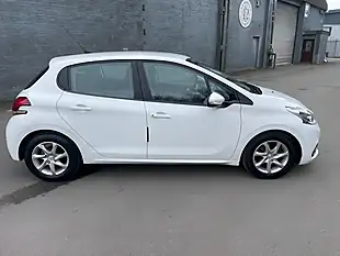 Used 2016 Peugeot 208 Active White - Interior and Exterior details 4
