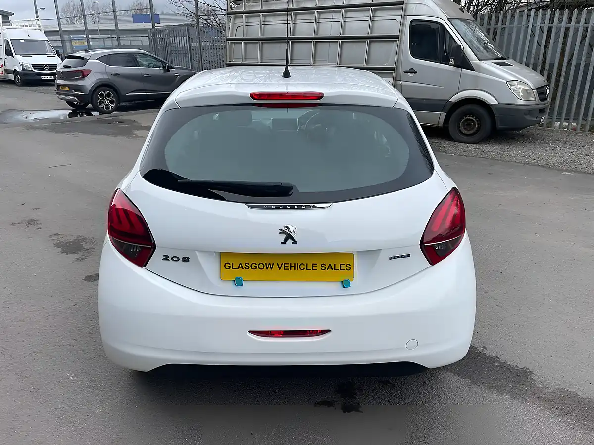 Used 2016 Peugeot 208 Active White - Interior and Exterior details 5