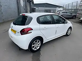 Used 2016 Peugeot 208 Active White - Interior and Exterior details 7