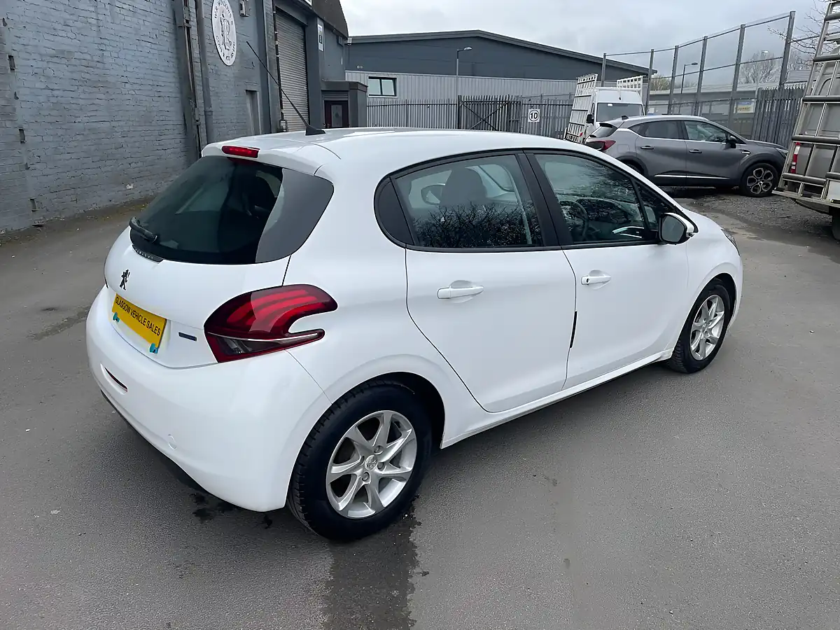 Used 2016 Peugeot 208 Active White - Interior and Exterior details 7