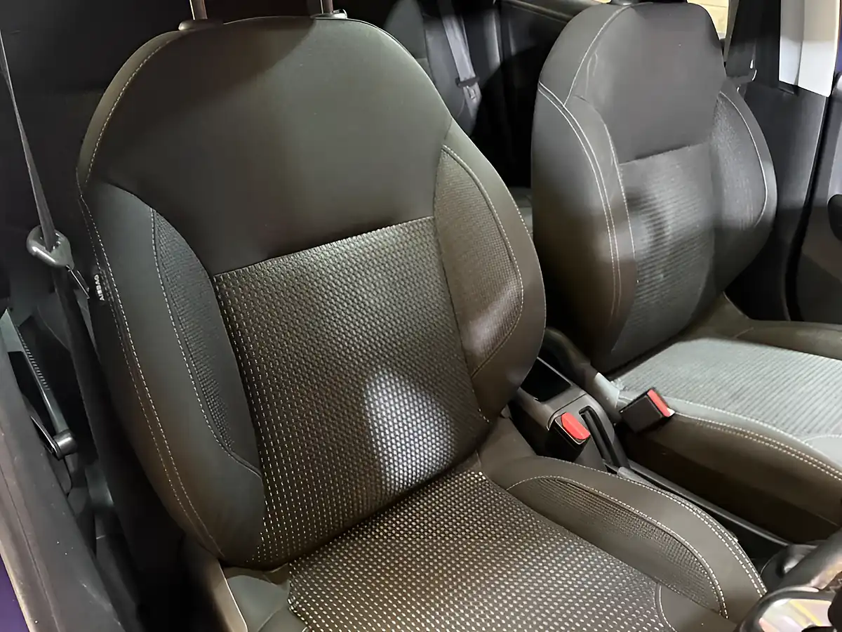 Used 2016 Peugeot 208 Allure Blue - Interior and Exterior details 17