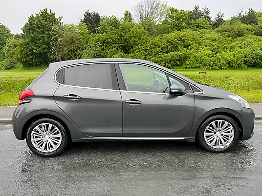 2016 Peugeot 208 Allure 1.6 BlueHDi