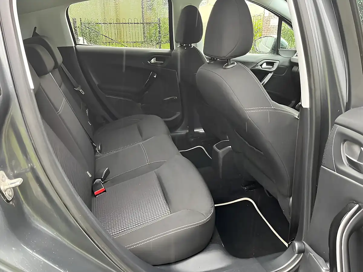 Used 2016 Peugeot 208 Allure Grey - Interior and Exterior details 11