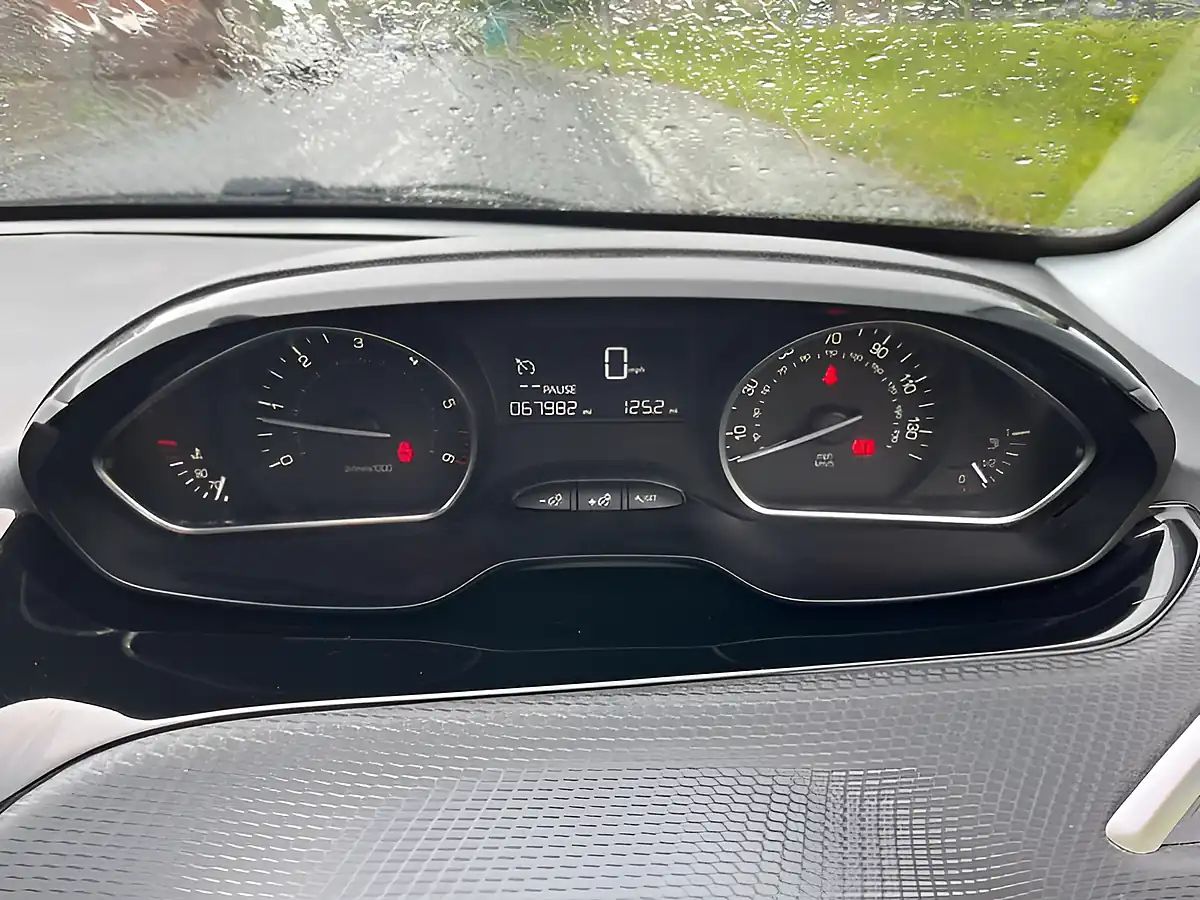 Used 2016 Peugeot 208 Allure Grey - Interior and Exterior details 16