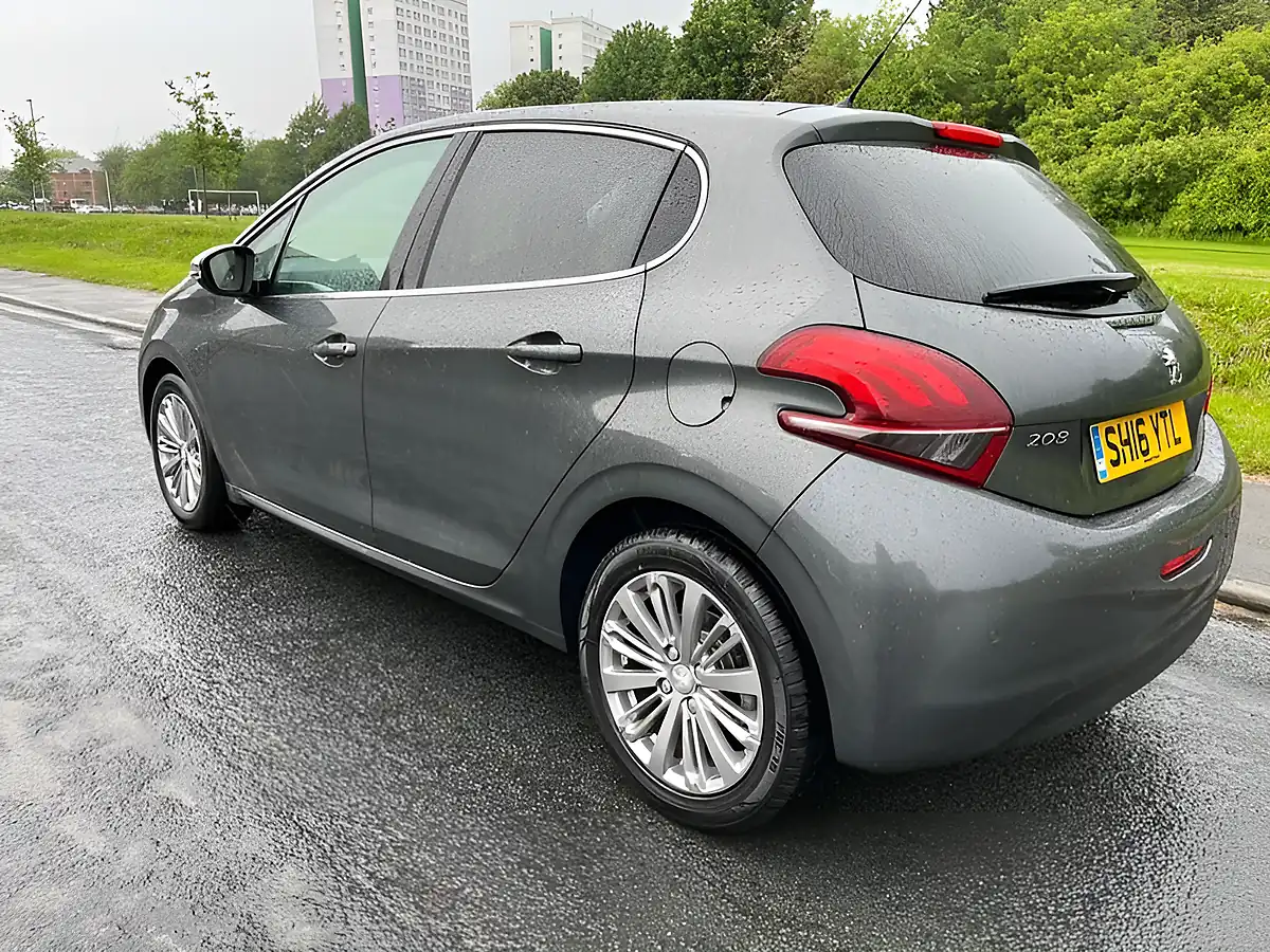 Used 2016 Peugeot 208 Allure Grey - Interior and Exterior details 3
