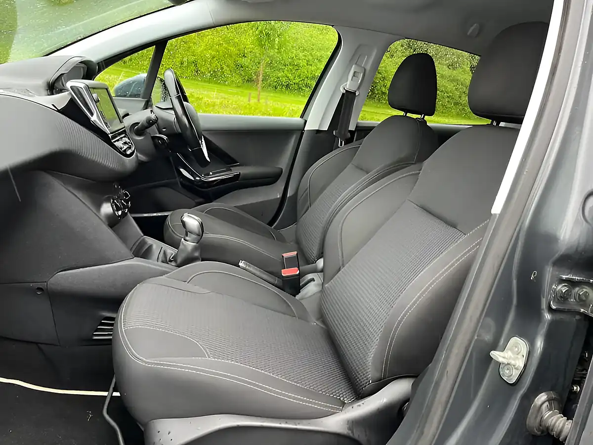 Used 2016 Peugeot 208 Allure Grey - Interior and Exterior details 7