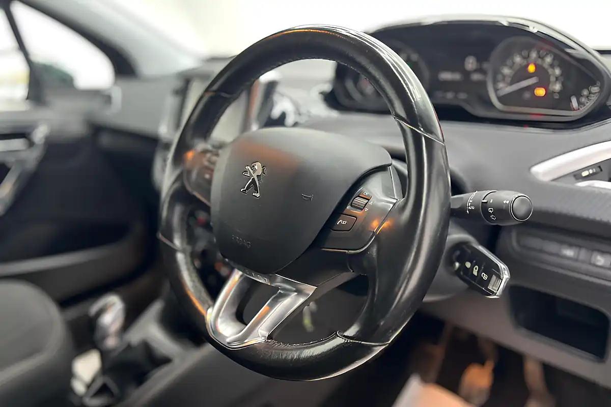 Used 2016 Peugeot 208 Allure Grey - Interior and Exterior details 15