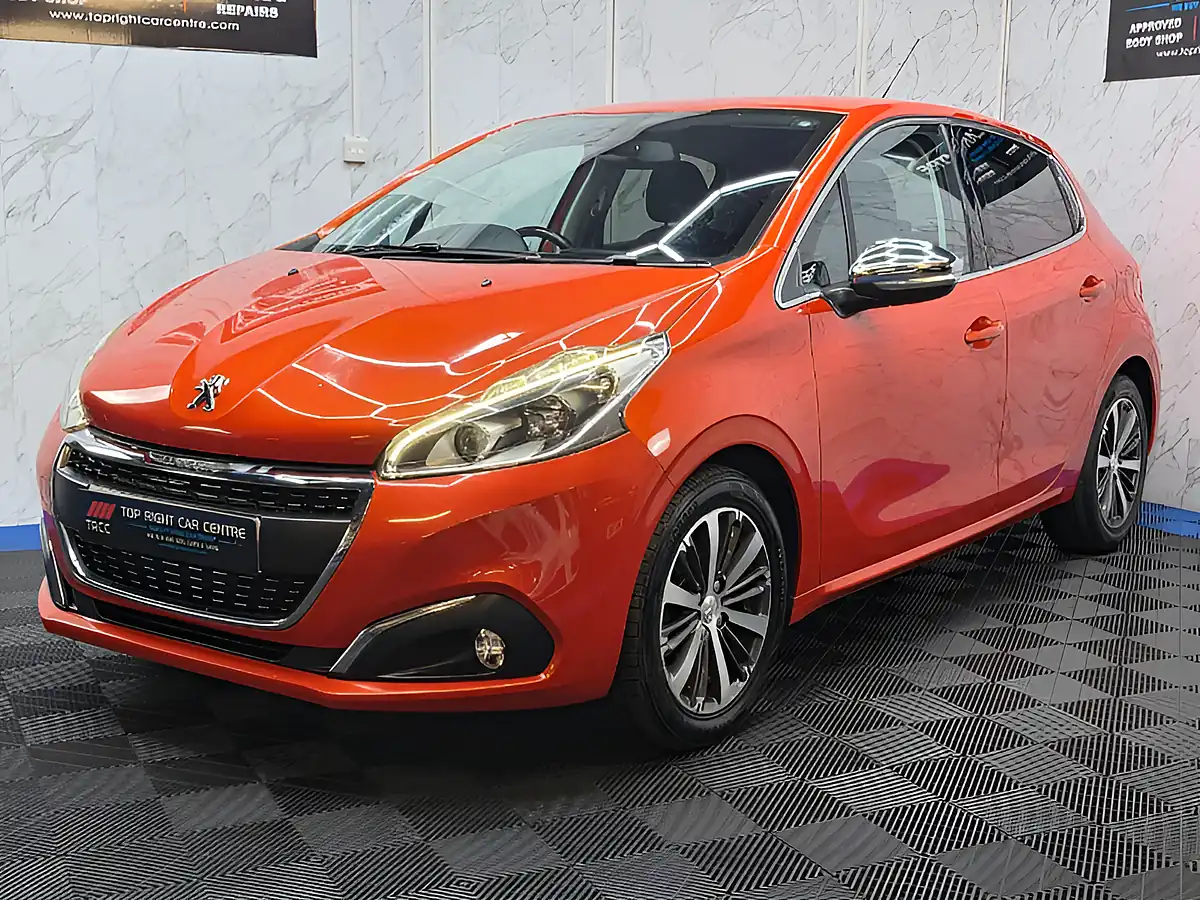 Used 2016 Peugeot 208 Allure Orange - Interior and Exterior details 4