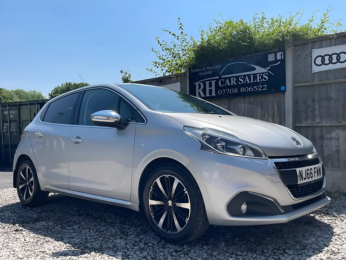 Used 2016 Peugeot 208 Allure Premium Silver - Interior and Exterior details 11