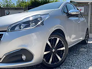 Used 2016 Peugeot 208 Allure Premium Silver - Interior and Exterior details 15
