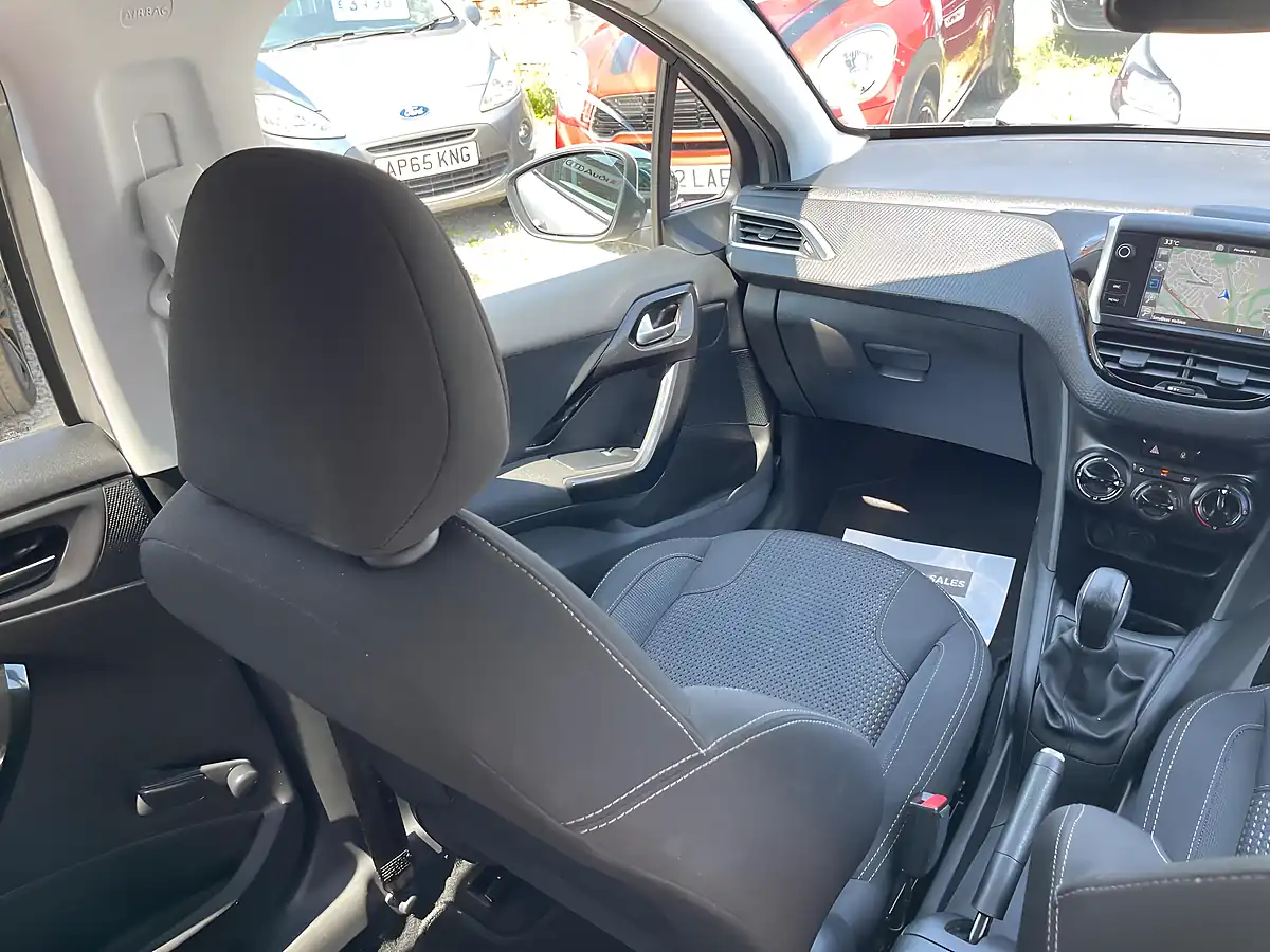 Used 2016 Peugeot 208 Allure Premium Silver - Interior and Exterior details 3