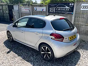 Used 2016 Peugeot 208 Allure Premium Silver - Interior and Exterior details 7
