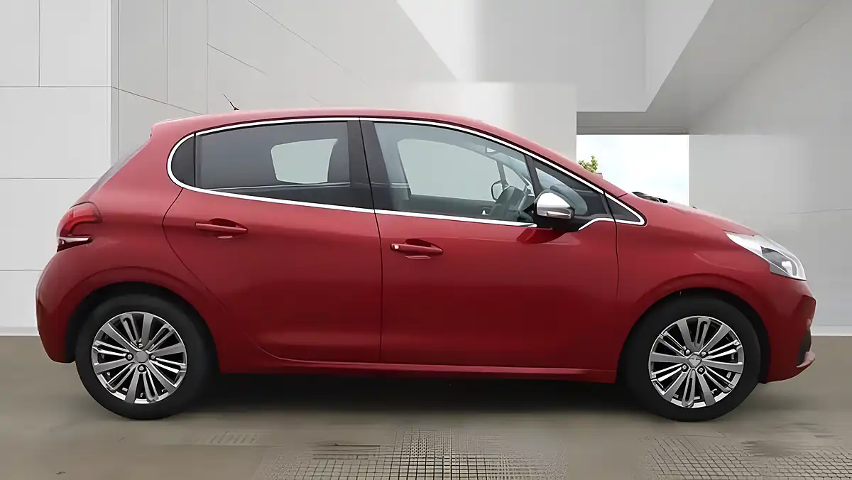 Used 2016 Peugeot 208 Allure Red - Interior and Exterior details 9