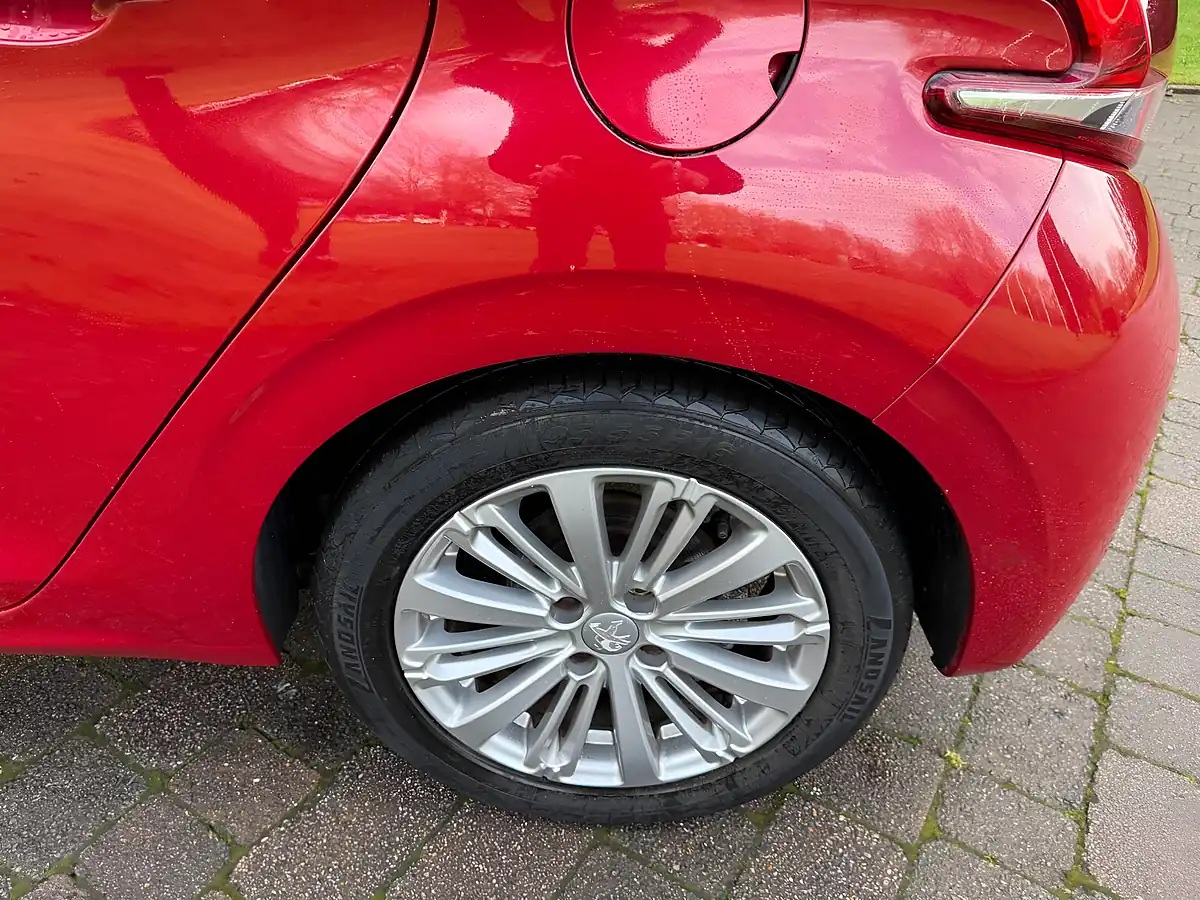 Used 2016 Peugeot 208 Allure Red - Interior and Exterior details 12