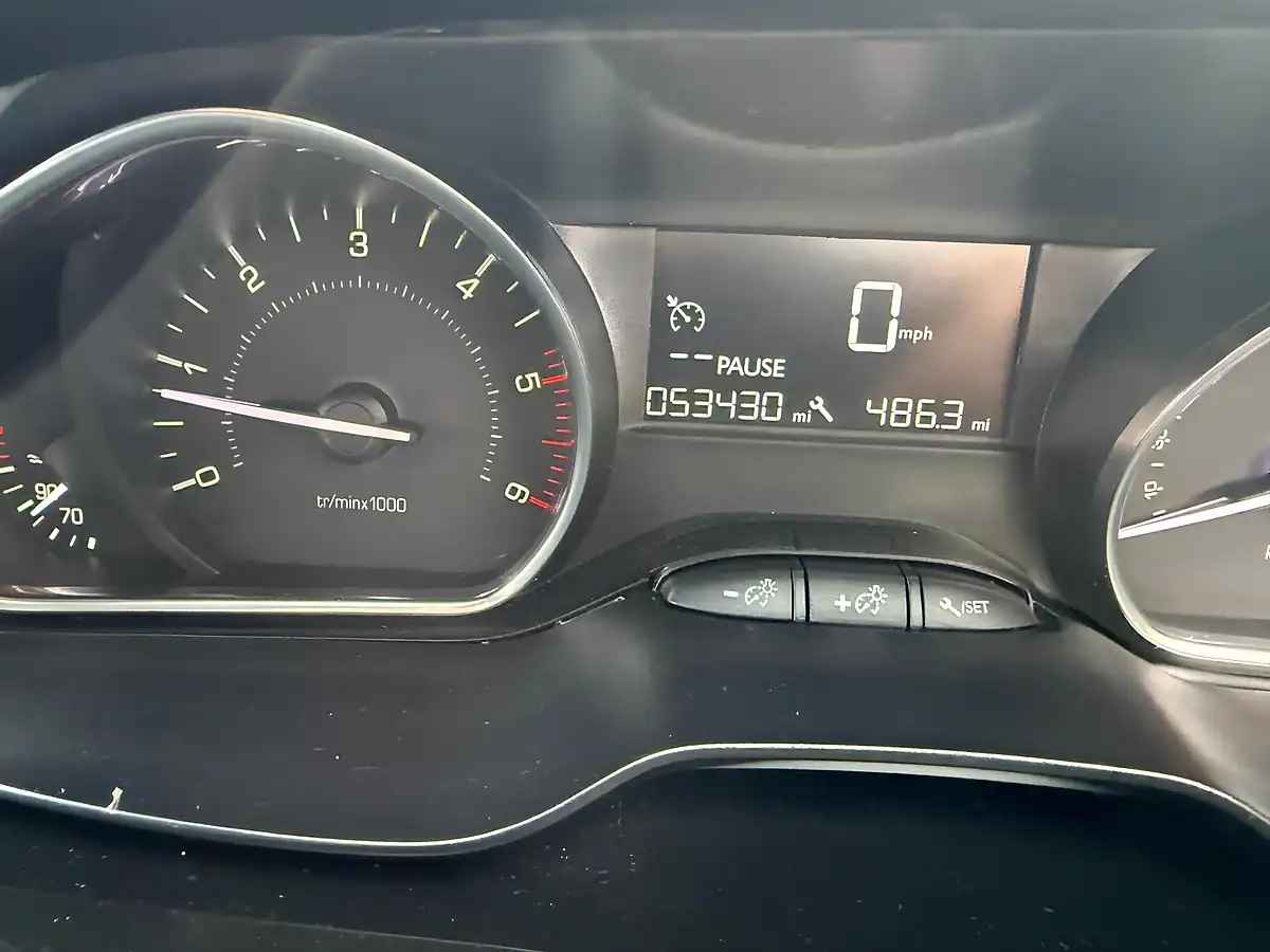 Used 2016 Peugeot 208 Allure Red - Interior and Exterior details 20