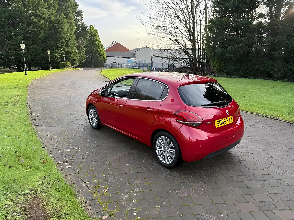 Used 2016 Peugeot 208 Allure Red - Interior and Exterior details 6
