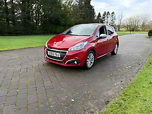 Used 2016 Peugeot 208 Allure Red - Interior and Exterior details 9