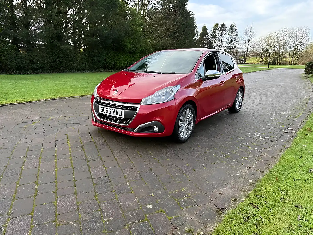 Used 2016 Peugeot 208 Allure Red - Interior and Exterior details 9