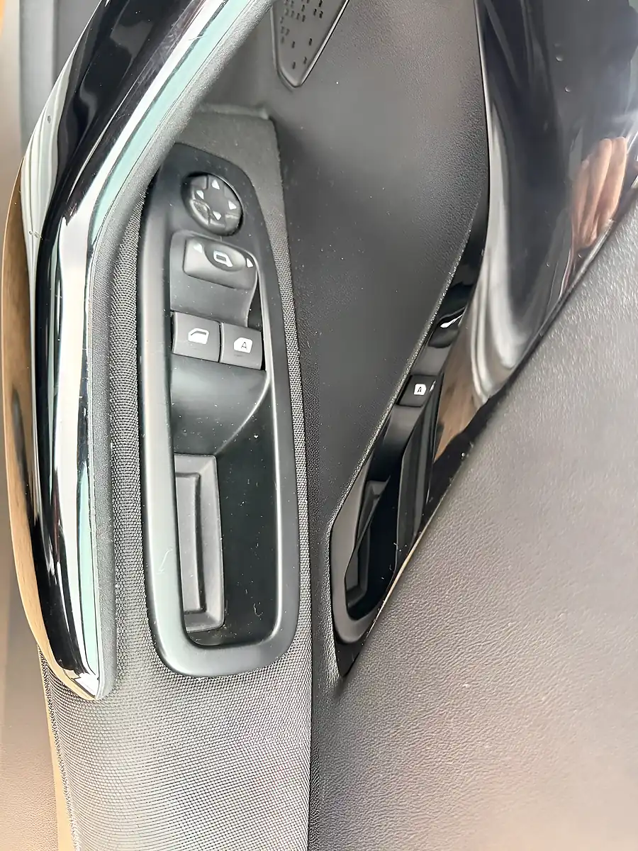 Used 2016 Peugeot 208 Allure Silver - Interior and Exterior details 16