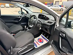 Used 2016 Peugeot 208 Allure Silver - Interior and Exterior details 17