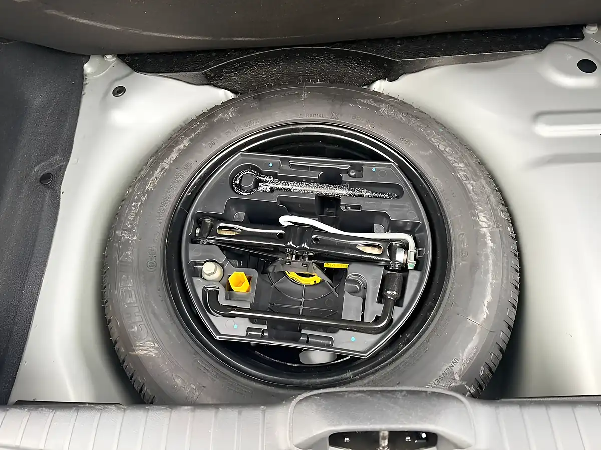 Used 2016 Peugeot 208 Allure Silver - Interior and Exterior details 20