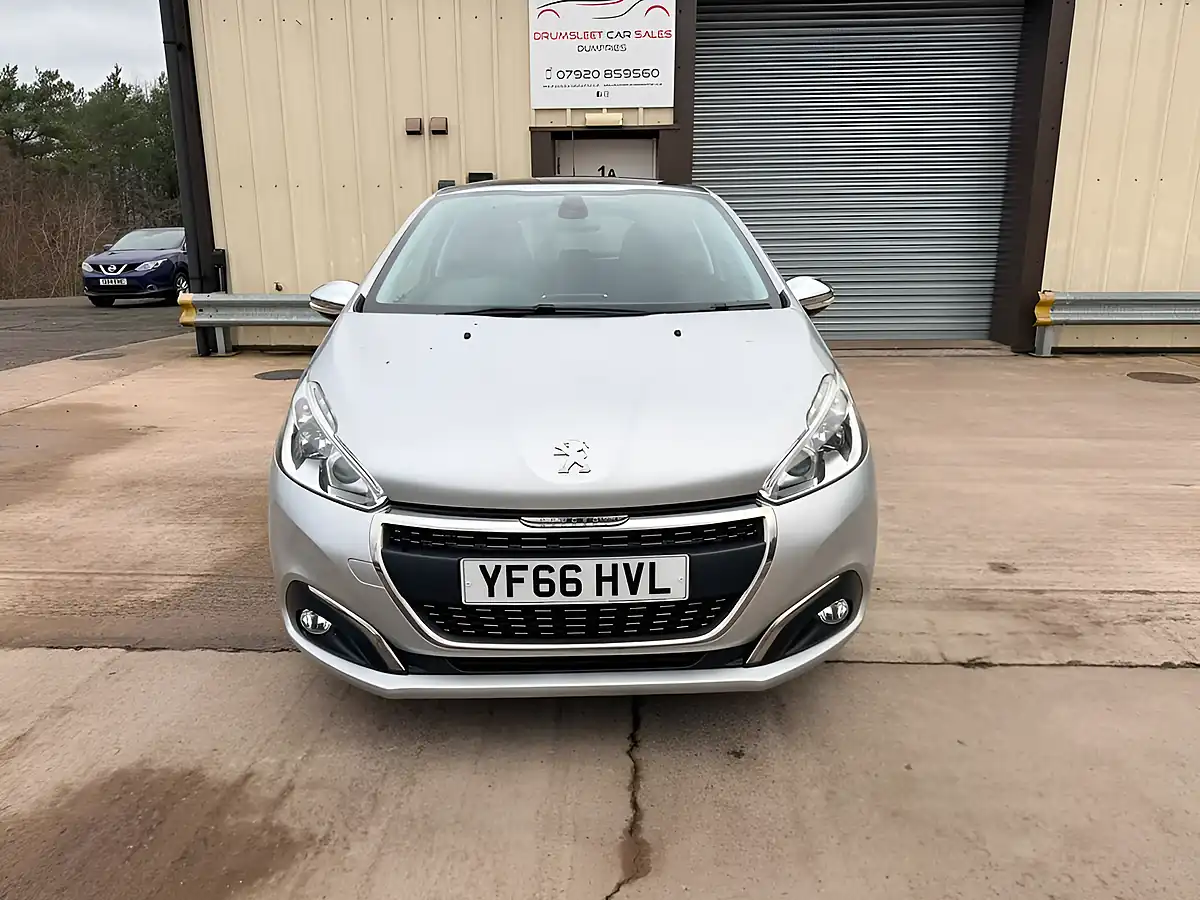 Used 2016 Peugeot 208 Allure Silver - Interior and Exterior details 3