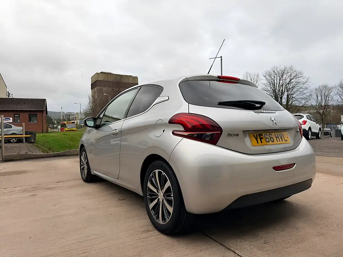 Used 2016 Peugeot 208 Allure Silver - Interior and Exterior details 6