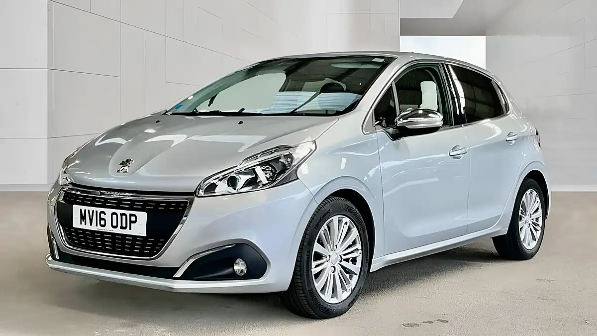 Used 2016 Peugeot 208 Allure Silver - Interior and Exterior details 2