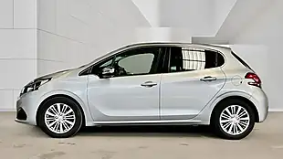 Used 2016 Peugeot 208 Allure Silver - Interior and Exterior details 3