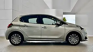 Used 2016 Peugeot 208 Allure Silver - Interior and Exterior details 7