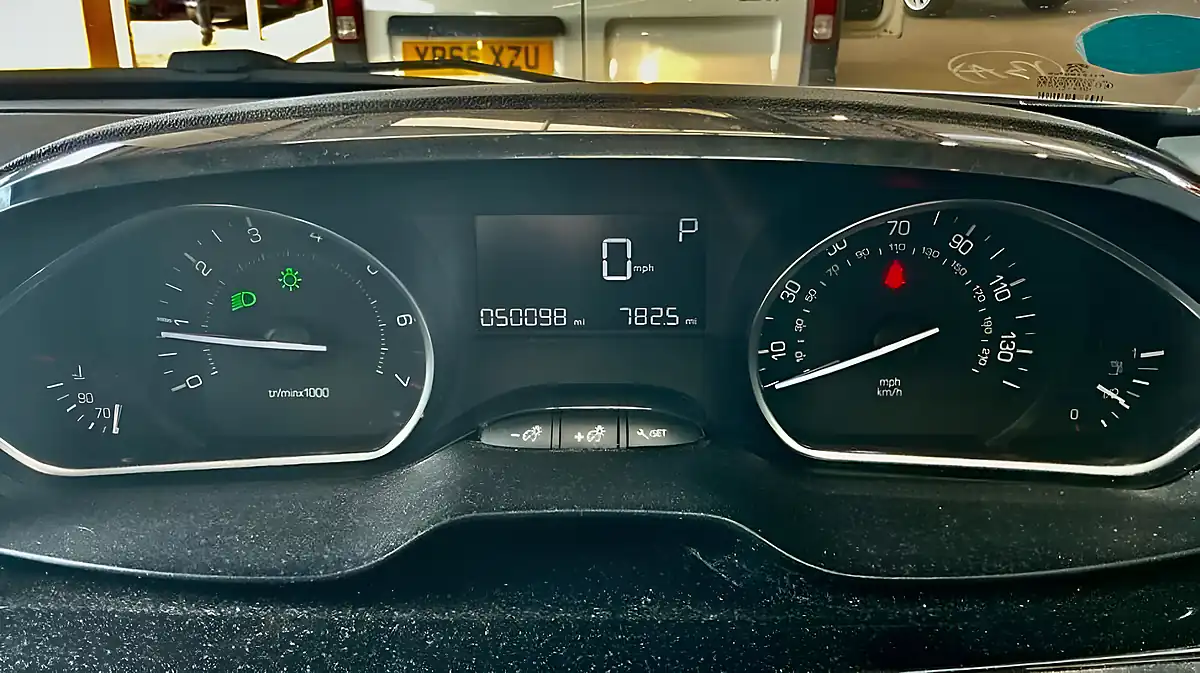 Used 2016 Peugeot 208 Allure Silver - Interior and Exterior details 9