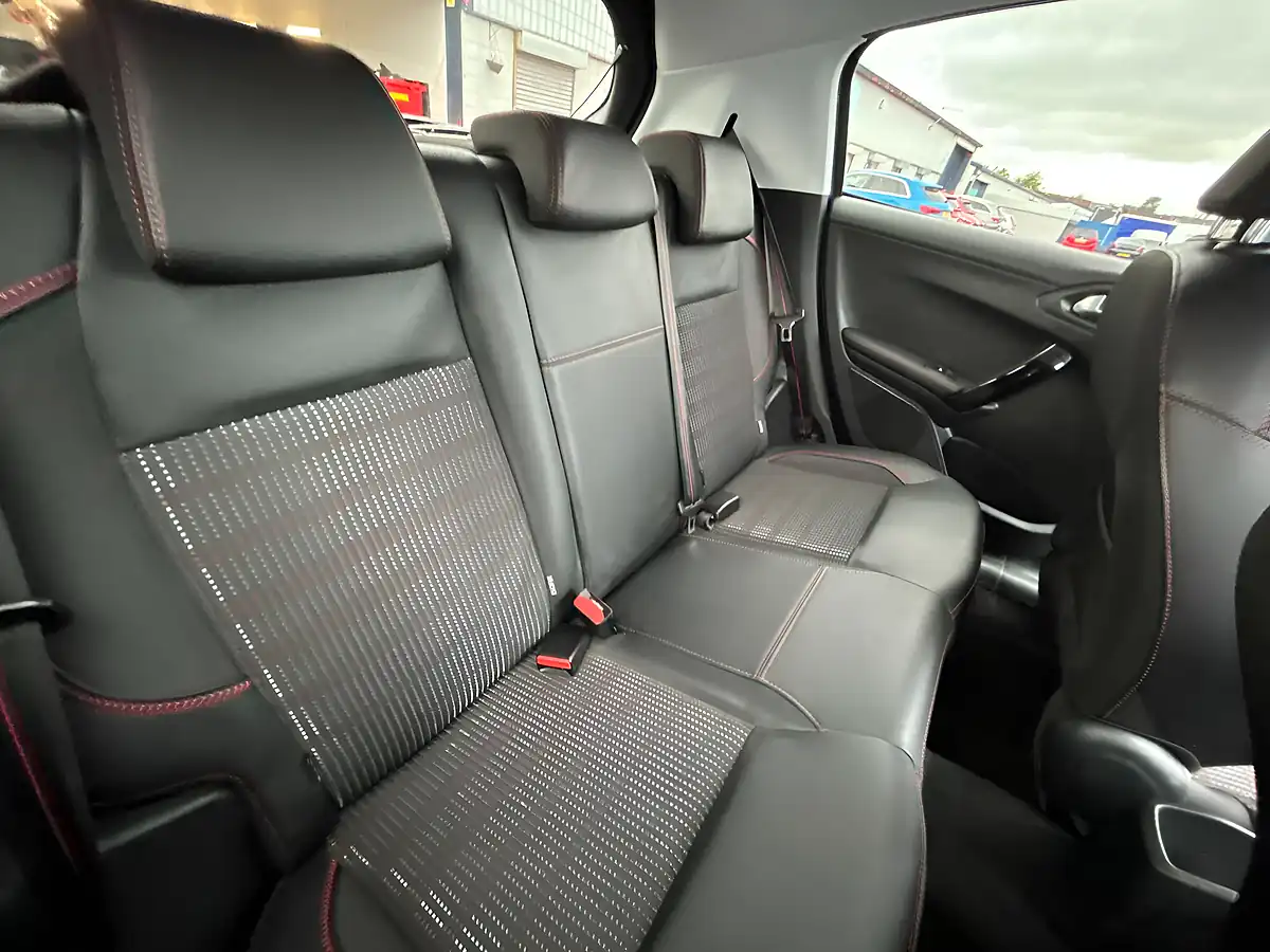 Used 2016 Peugeot 208 GT Line Blue - Interior and Exterior details 14