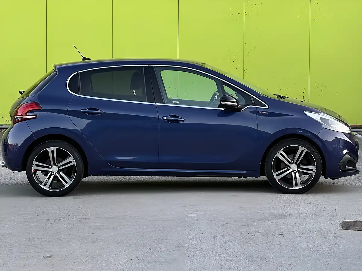 Used 2016 Peugeot 208 GT Line Blue - Interior and Exterior details 7