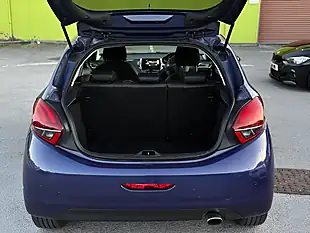 Used 2016 Peugeot 208 GT Line Blue - Interior and Exterior details 9