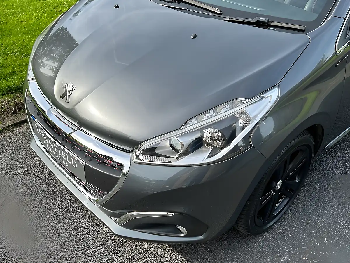 Used 2016 Peugeot 208 GT Line Grey - Interior and Exterior details 14