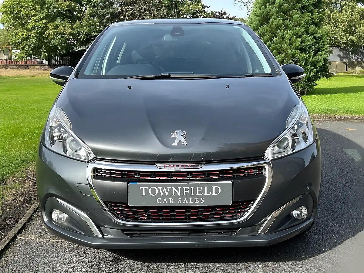 Used 2016 Peugeot 208 GT Line Grey - Interior and Exterior details 2