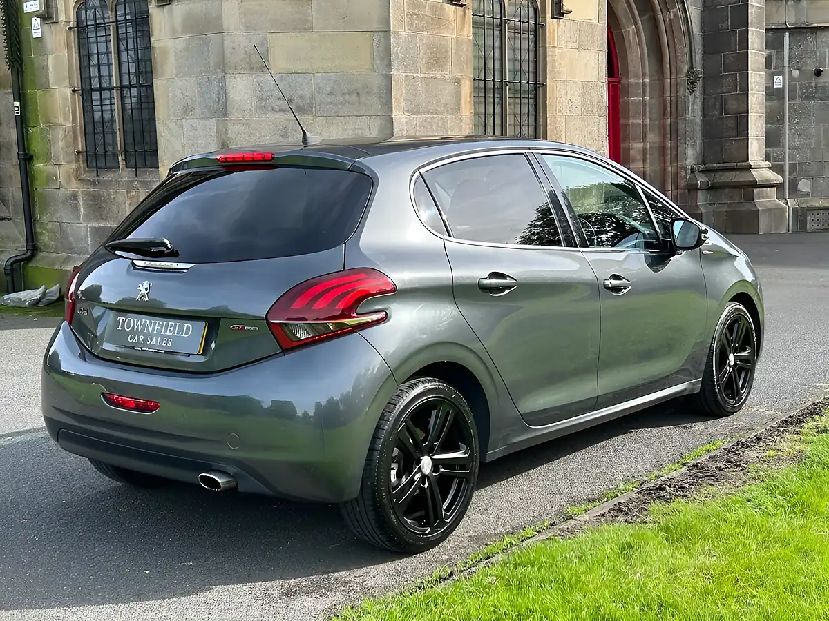 Used 2016 Peugeot 208 GT Line Grey - Interior and Exterior details 4