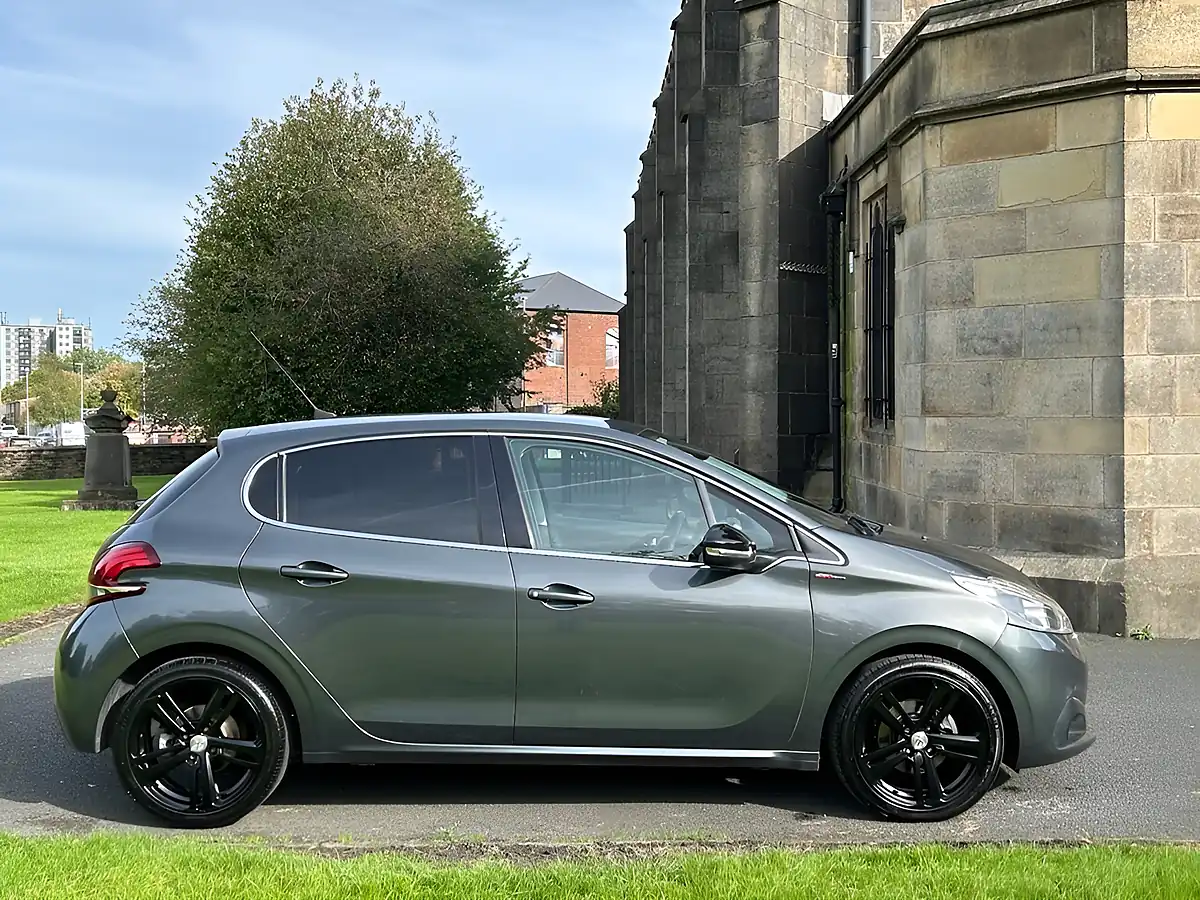 Used 2016 Peugeot 208 GT Line Grey - Interior and Exterior details 5