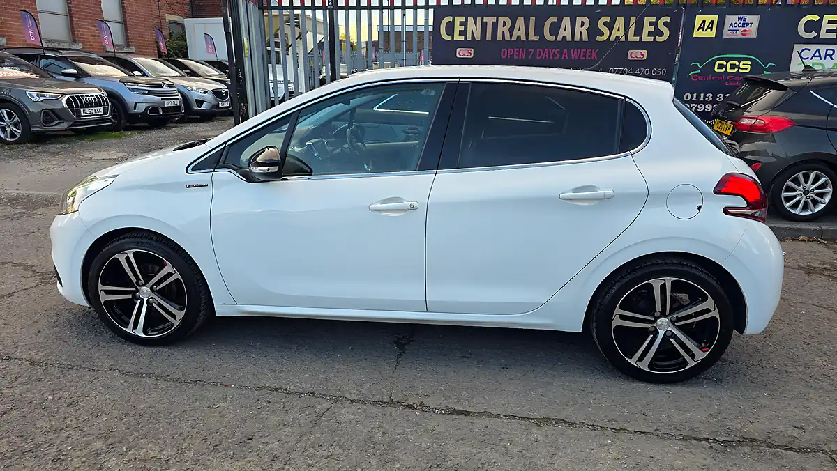 Used 2016 Peugeot 208 GT Line - Interior and Exterior details 11