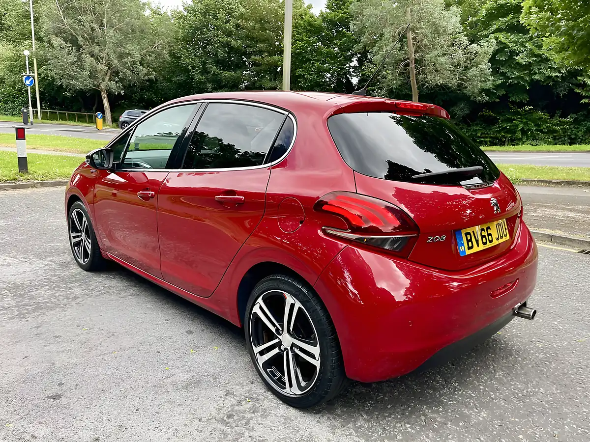Used 2016 Peugeot 208 GT Line Red - Interior and Exterior details 6